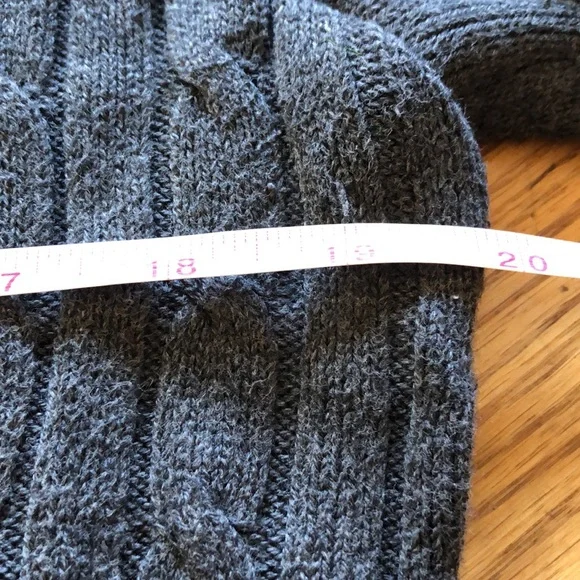 St. John’s Bay cable sweater size medium - Picture 5 of 5